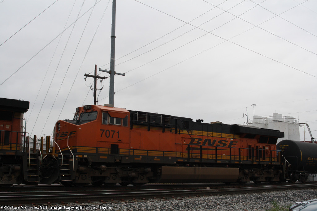 BNSF 7071